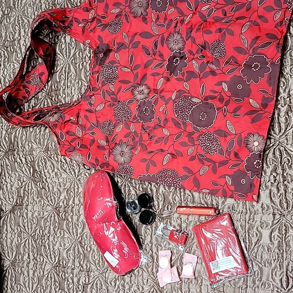 NWT- 8 Travel Essentials Bundle- Red